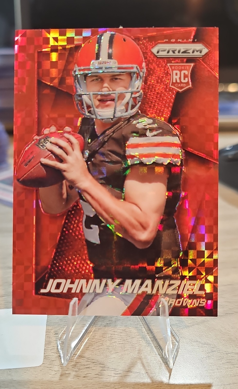 2014 Panini Prizm - Johnny Manziel #287 Red Power Prizm Ball in Both Hands /125