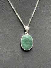 925 STERLING SILVER AND NATURAL EMERALD PENDANT NECKLACE