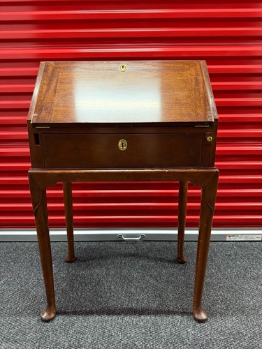 COL. WILLIAMSBURG SLANT FRONT DESK BY STICKLEY