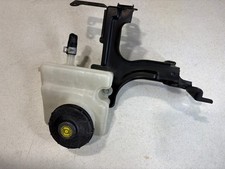 2017 2018 2019 Honda Cr-v Master Cylinder Brake Fluid Reservoir Oem 2017 2018 2019 Honda Cr-v Master Cylinder Brake Fluid Reservoir Oem