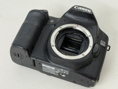 Canon EOS 50D DSLR Digital Camera 15MP Body Only   Rear Screen Damage