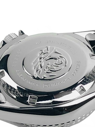 Seiko SKX013K2 Divers Black Dial Jubilee Stlye Bracelet Mens Watch 38mm - Picture 3 of 6