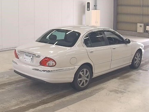 Jaguar X-Type 2.0 Executive Auto Petrol Ulez Free Petrol Automatic - Picture 5 of 6