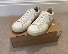 Scarpe da ginnastica Veja Campo bianche in pelle taglia UK 4 T2