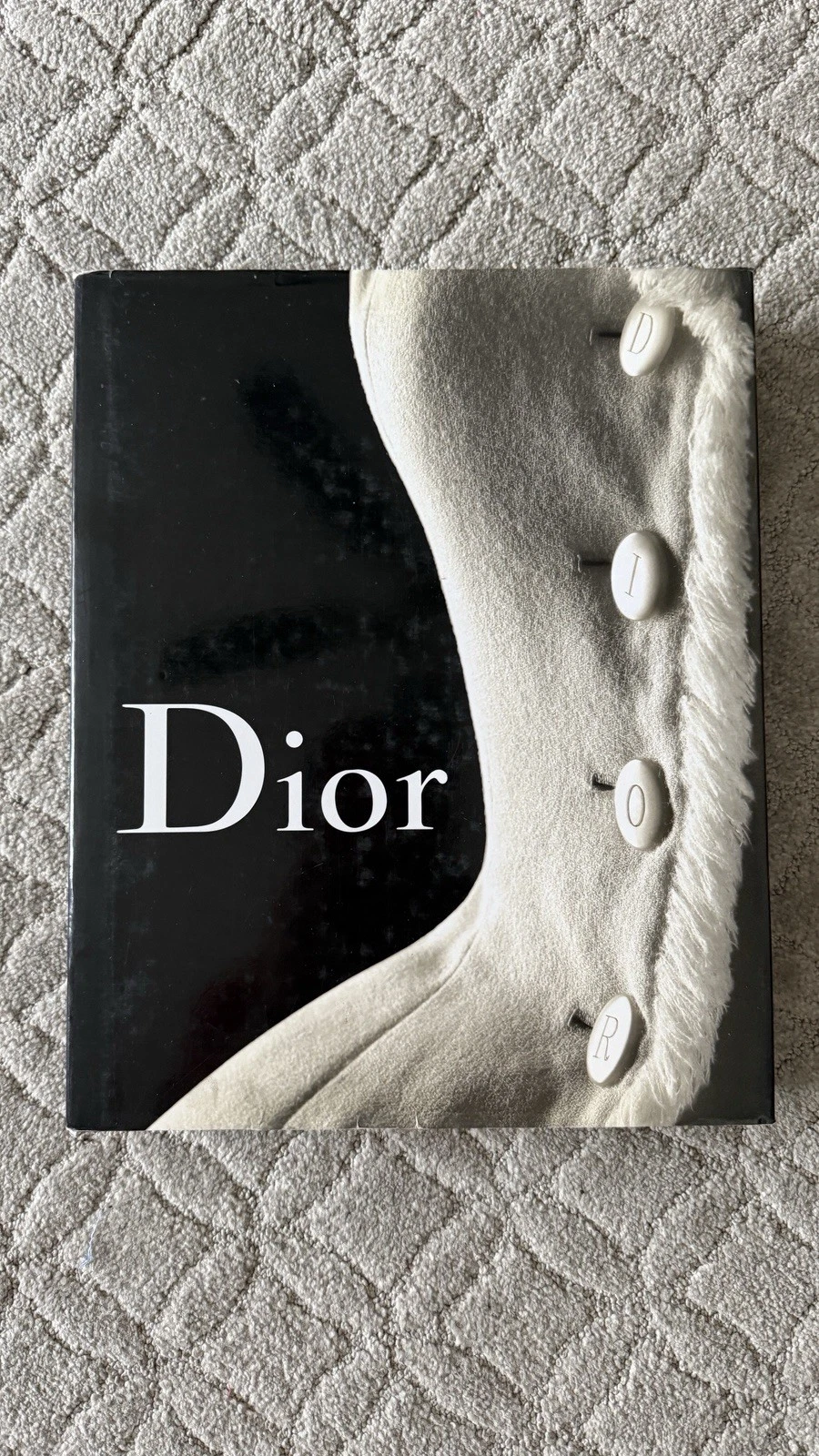 Dior 60ème anniversaire par Farid Chenoune (2007, couverture rigide) acceptable