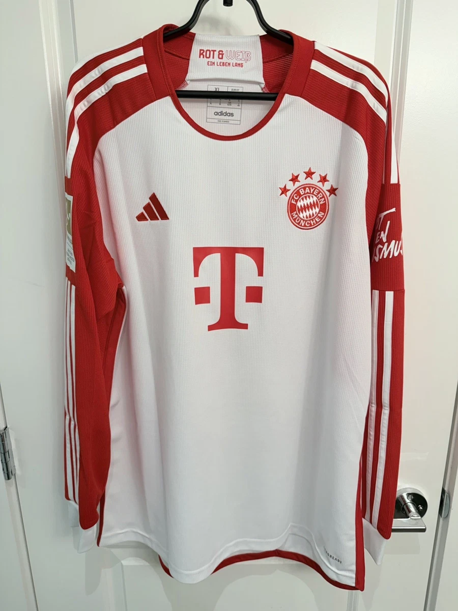Bayern Munich Size XL International Club Soccer Fan Apparel and