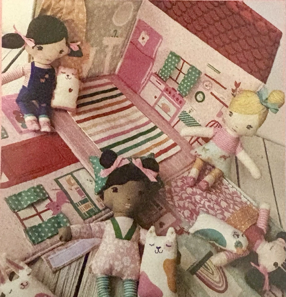 Rare, Stacey Hsu Best Friends Forever Playhouse Kit, Moda Fabric, House 4 Dolls - Image 4 of 4