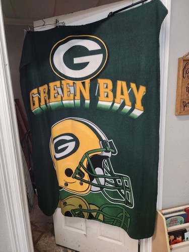 Green Bay Packers Mirror Grid Iron Blanket Fleece Throw - Picture 1 of 3