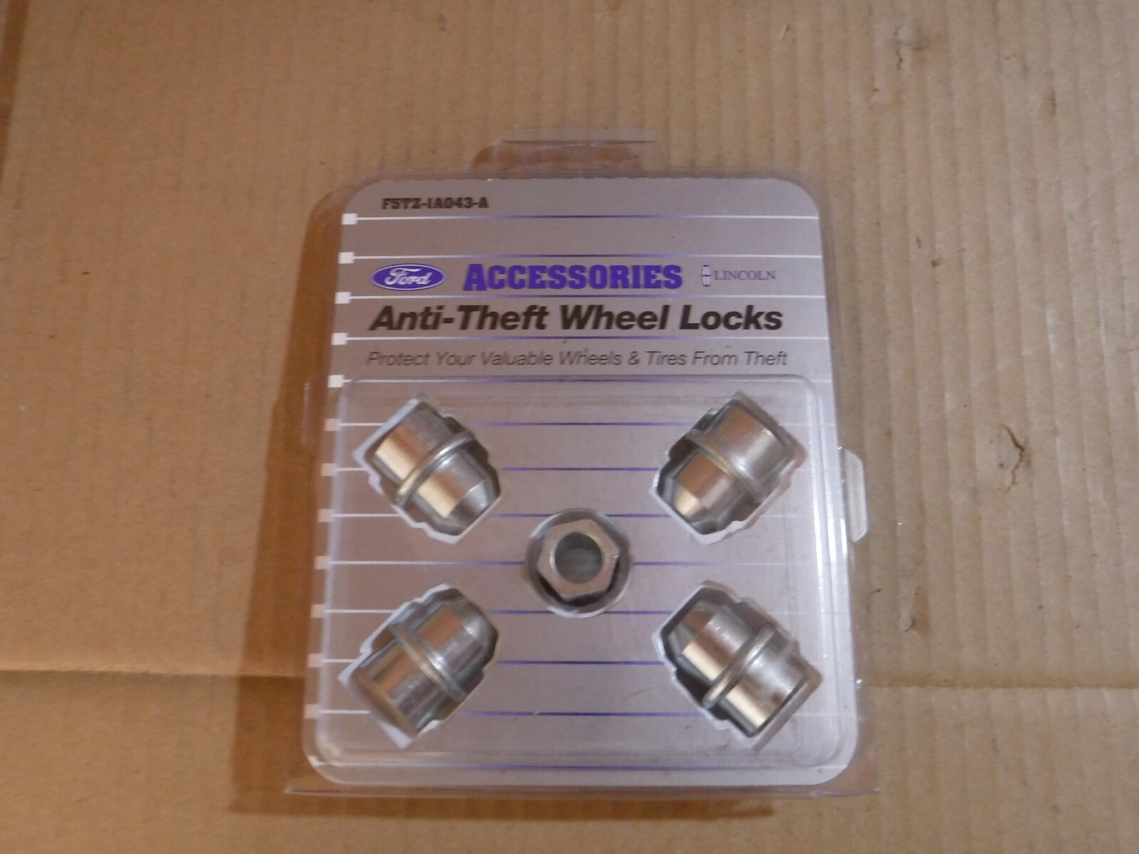 NEW FORD WHEEL LOCK KIT CHROME PLATED NONEXPOSED LUGS MODEL F5TZ1A043