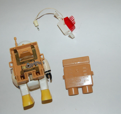 VINTAGE ELDON 1970 WALKING BILLY BLASTOFF *Lights up - doesn't walk - Picture 5 of 6
