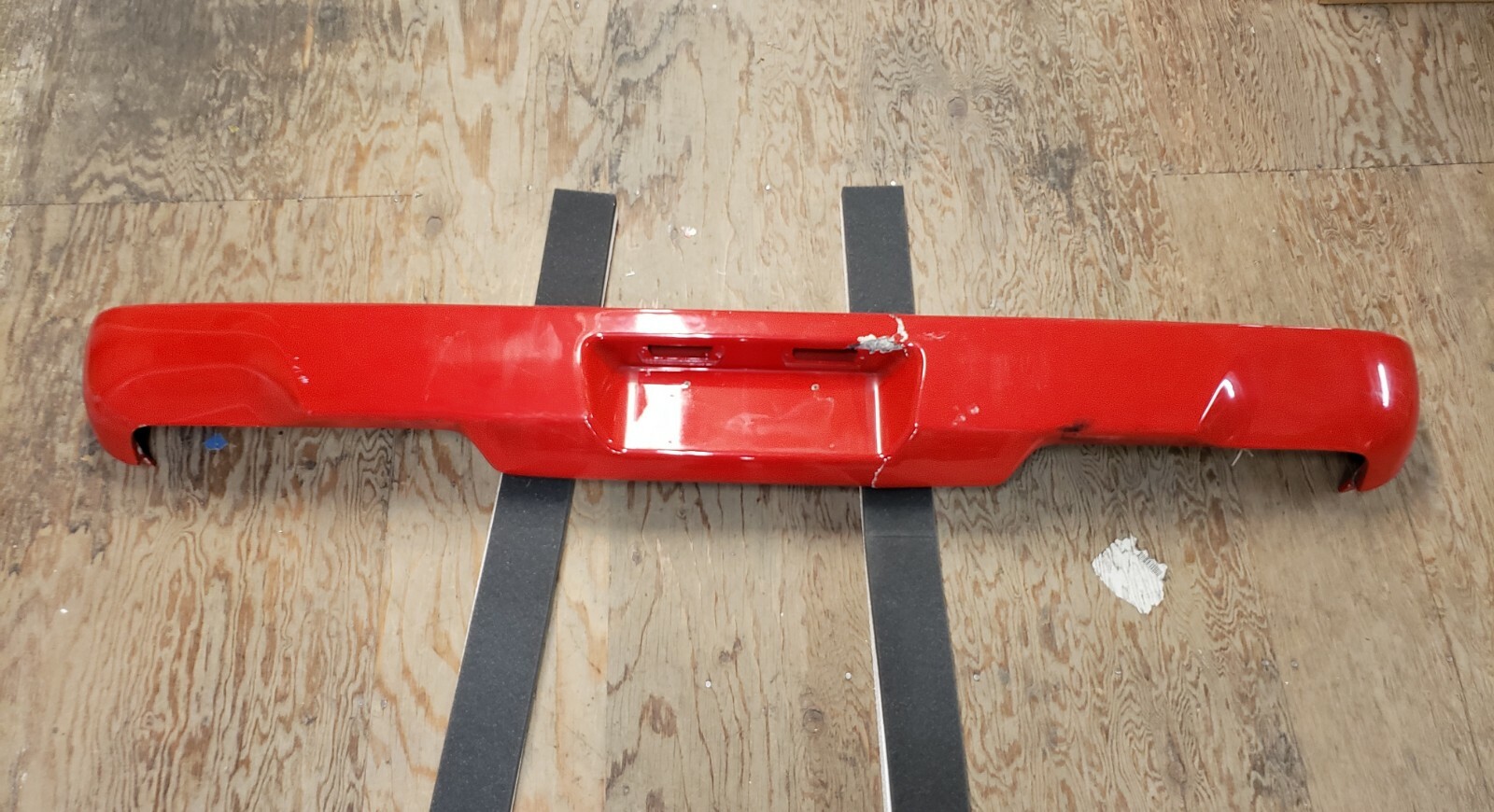 DAMAGED Rear Bumper Ferrari 512TR / F512M / OE# 63687610