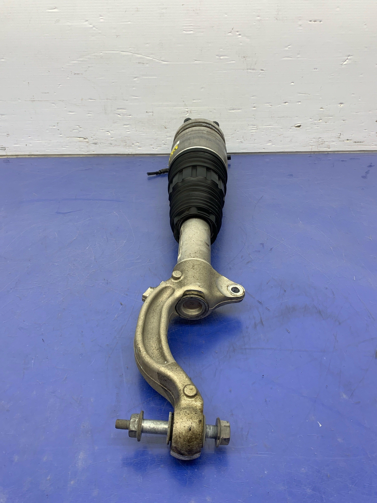 2017-2020 MASERATI LEVANTE 3.0L FRONT LEFT AIR STRUT SHOCK ABSORBER *63K*