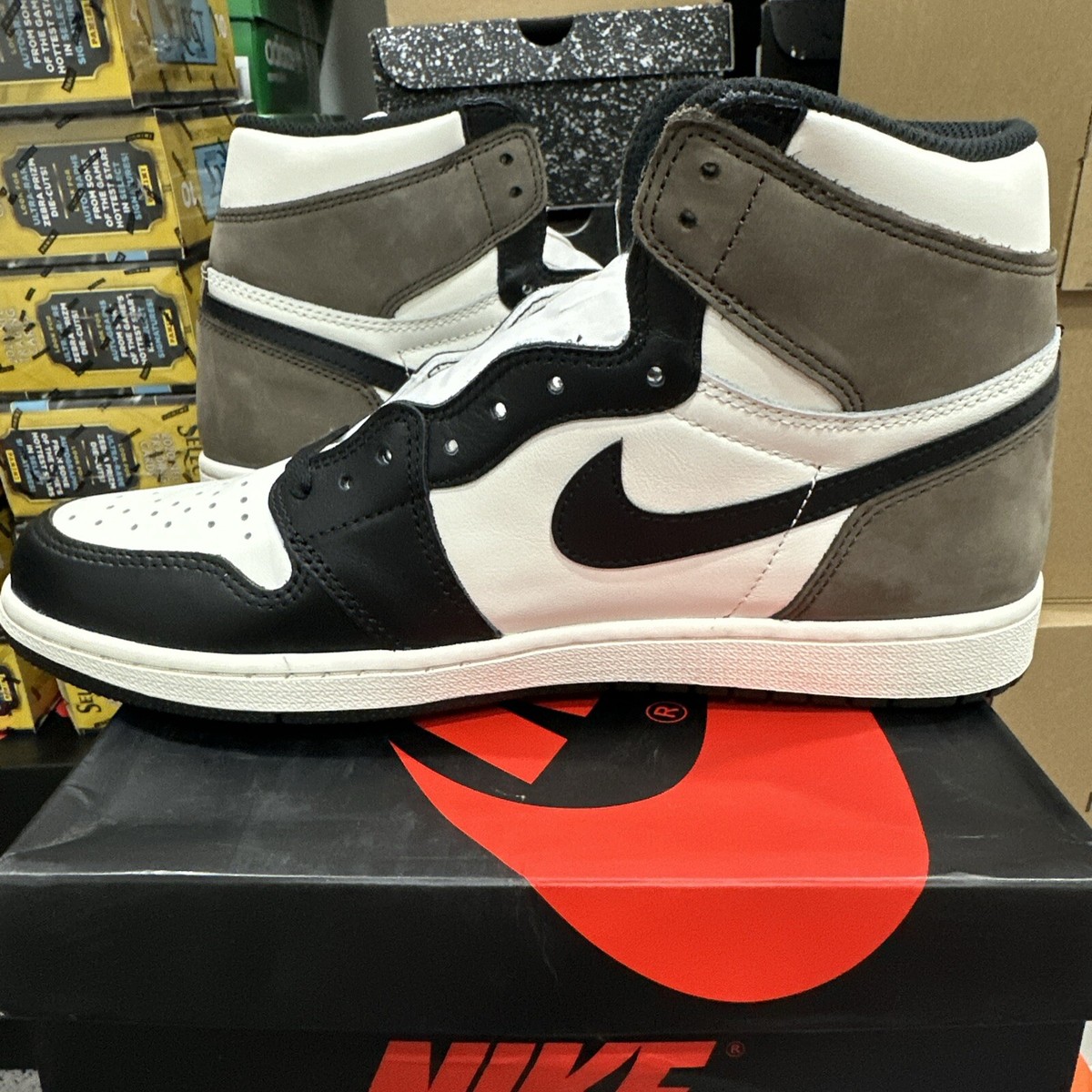 New Authentic Nike Air Jordan 1 Retro High OG Dark Mocha Brown