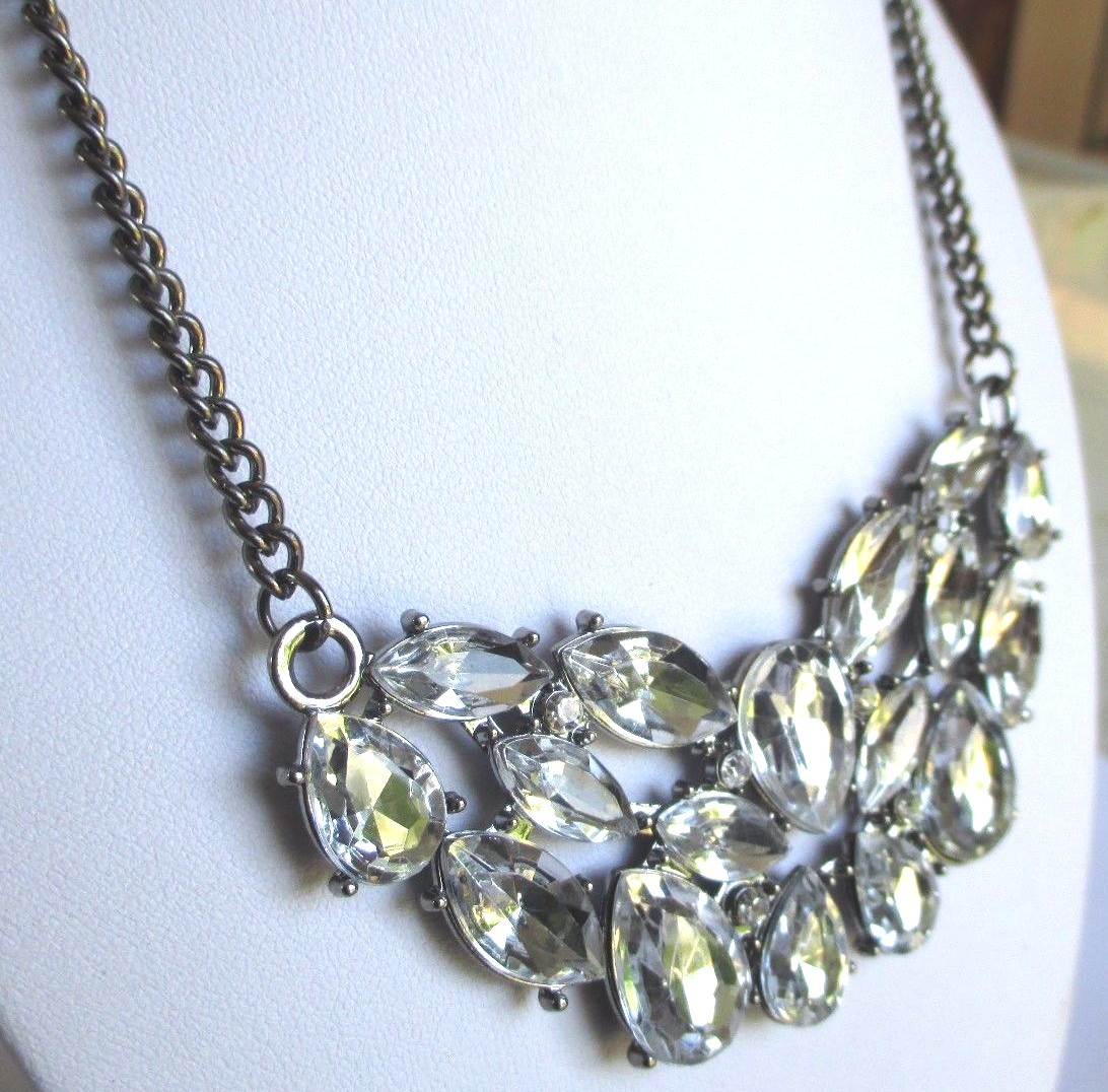 Pendentif Collier Vintage Couleur Argent Vieilli - Avec Cristal Et Diamant, Référence 3839, Occasion