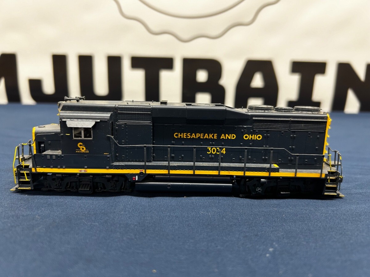 Life-Like Proto 2000 HO Chesapeake & Ohio #3034 GP30 Diesel Engine