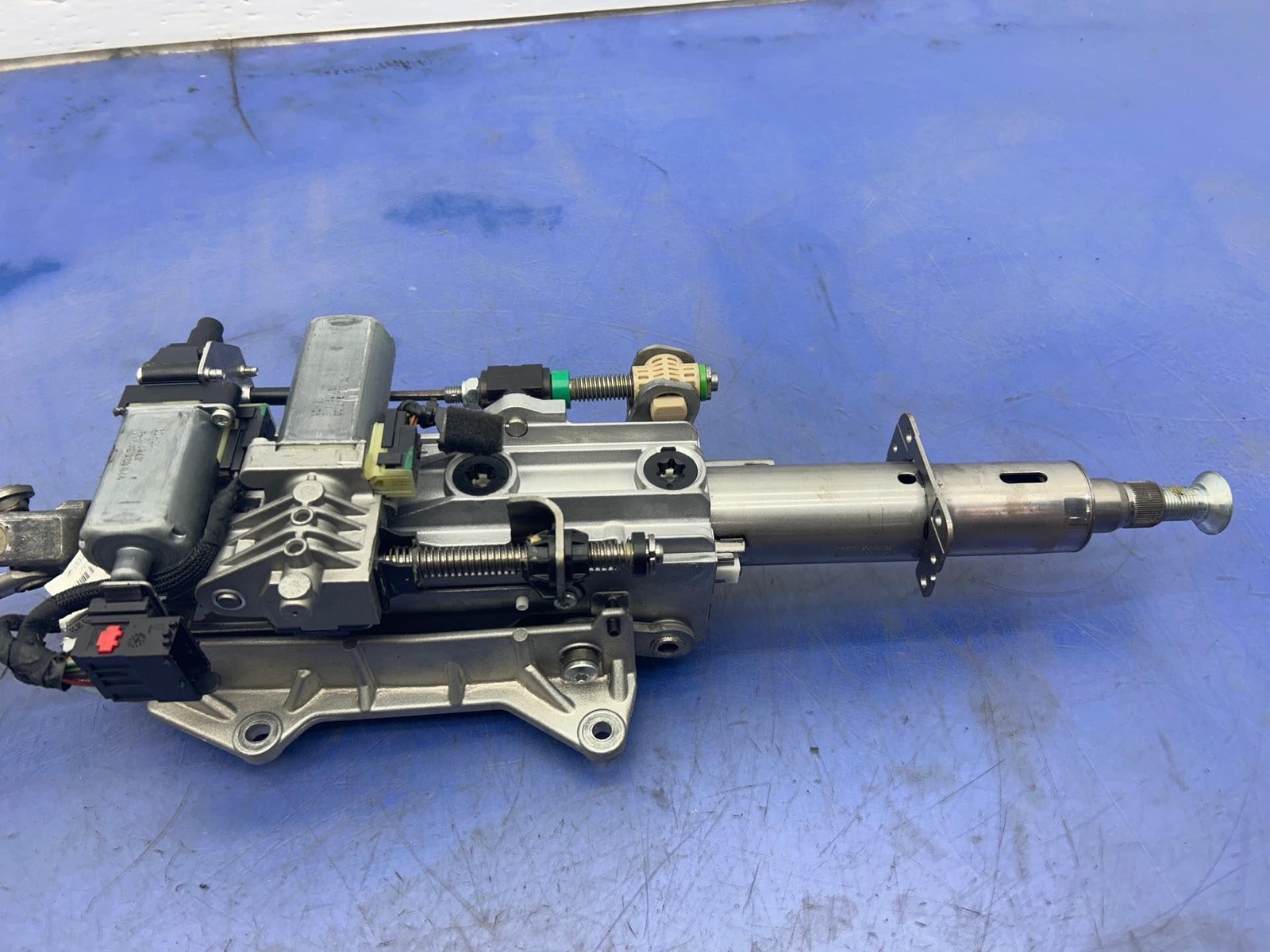 Maserati Ghibli 2014-2016 Steering column