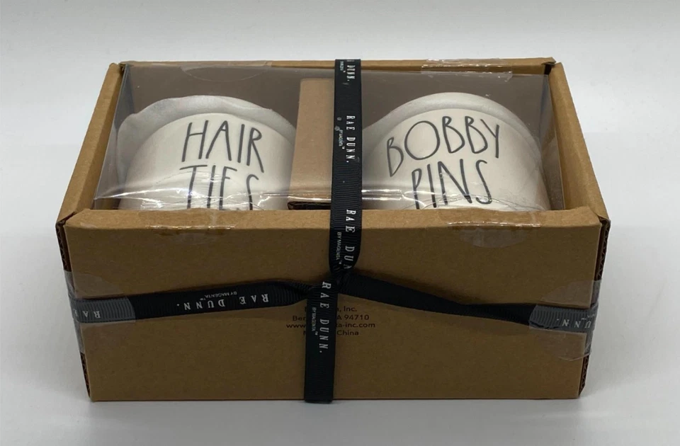 RAE DUNN LAÇOS DE CABELO E PINOS BOBBY 2 pequenos recipientes de cerâmica com tampas NOVO - Imagem 2 de 4