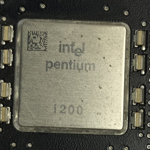 Intel Pentium SY045 200MHz 66MHz Bus Socket 7 Vintage Processor FV80502200 - Picture 2 of 5