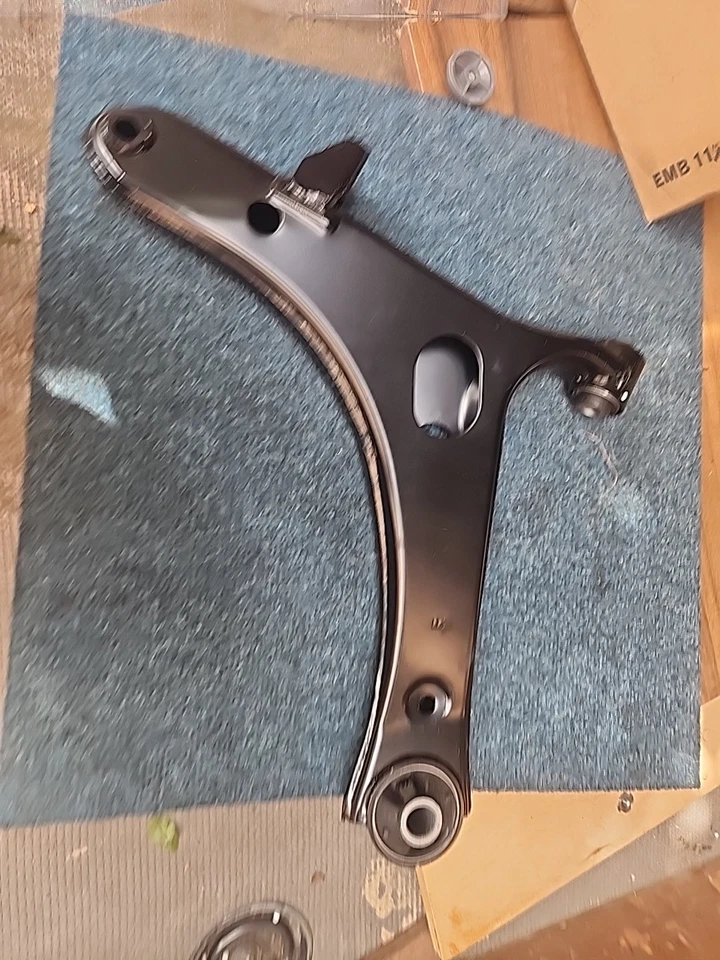 FOR SUBARU IMPREZA FRONT LOWER RH SUSPENSION WISHBONE ARM - Image 2 of 3
