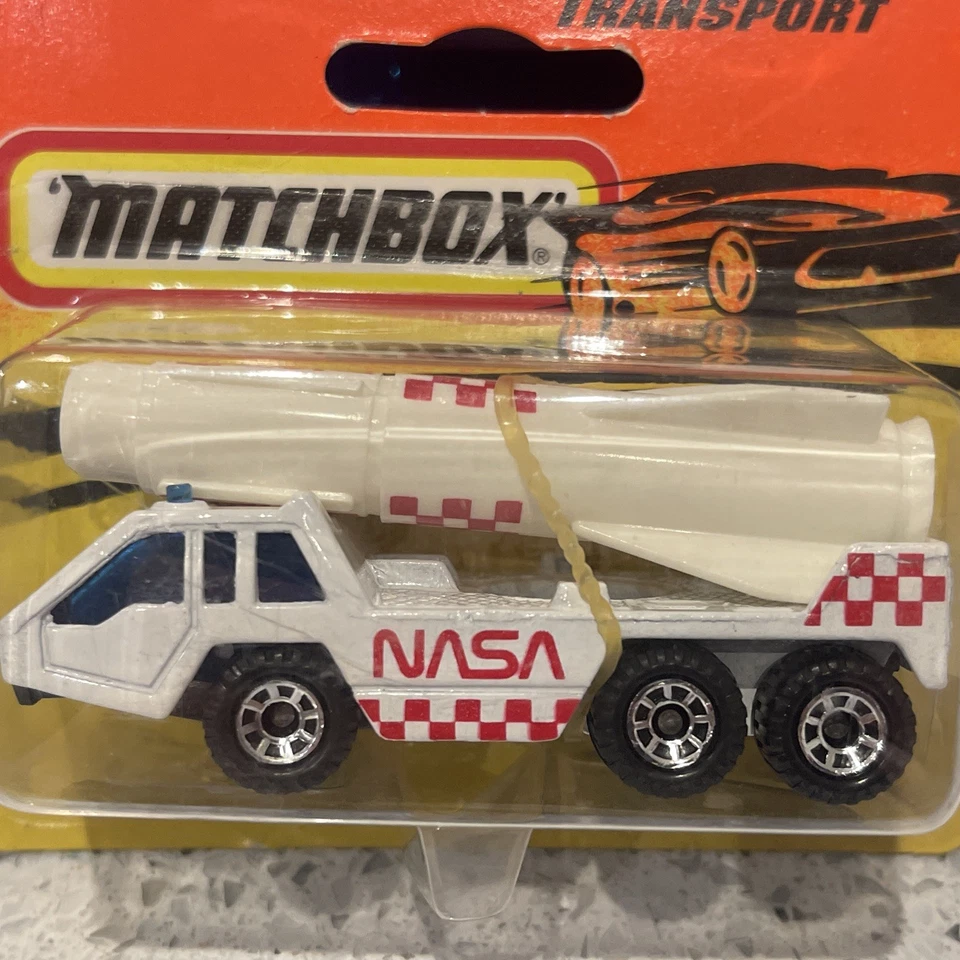 Matchbox MB 40 NASA Rocket Transporter New - Image 2 of 2