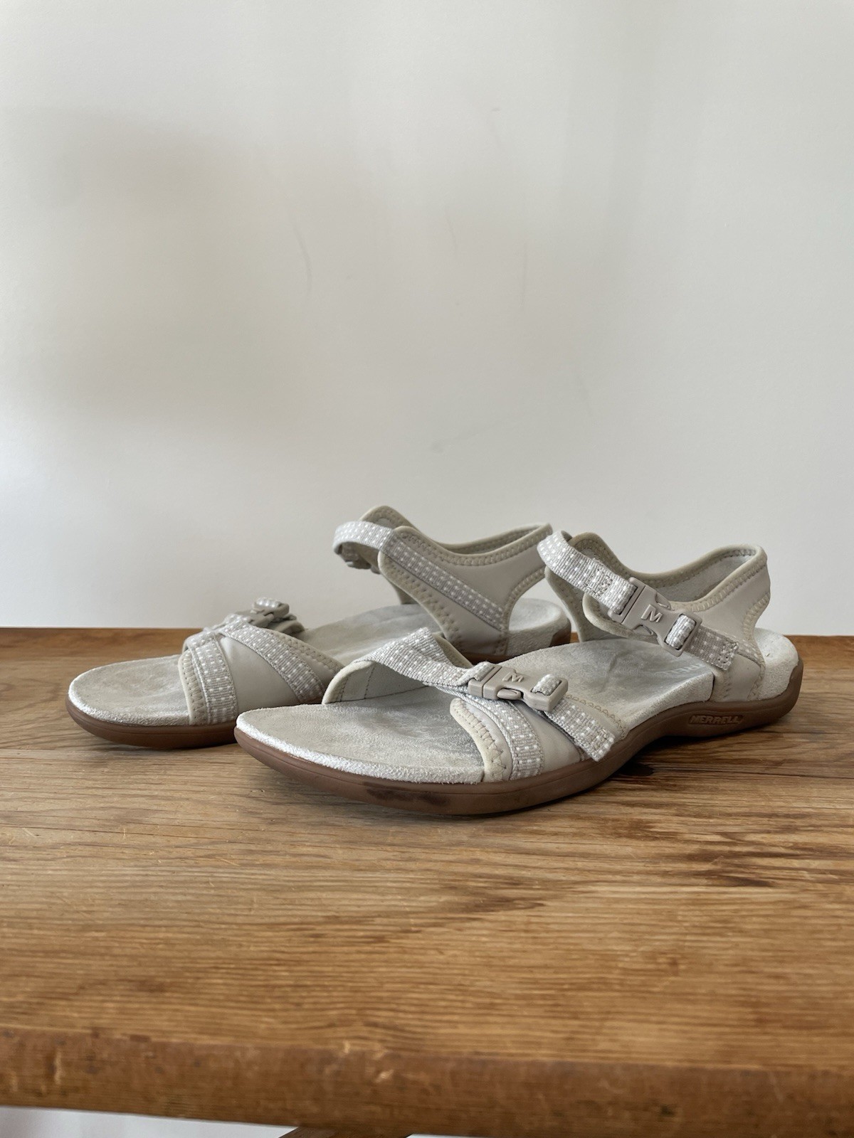 Scarpa sandalo Merrell District Muri con cinturino posteriore beige outdoor Granola donna 7