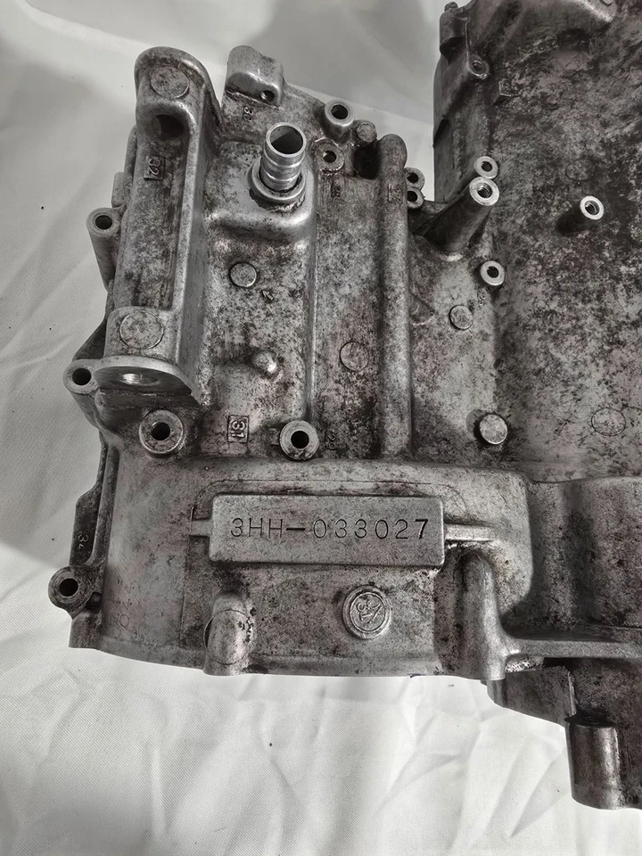 1989-1993 YAMAHA FZR600 FZR 600 ENGINE MOTOR CASE HALVES, WITH CASE BOLTS - Image 2 of 4