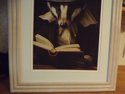 IMPRESIÓN ENMARCADA libro de lectura antropomórfico BADGER IN TOP HAT AND TRAIT - Imagen 3 de 15