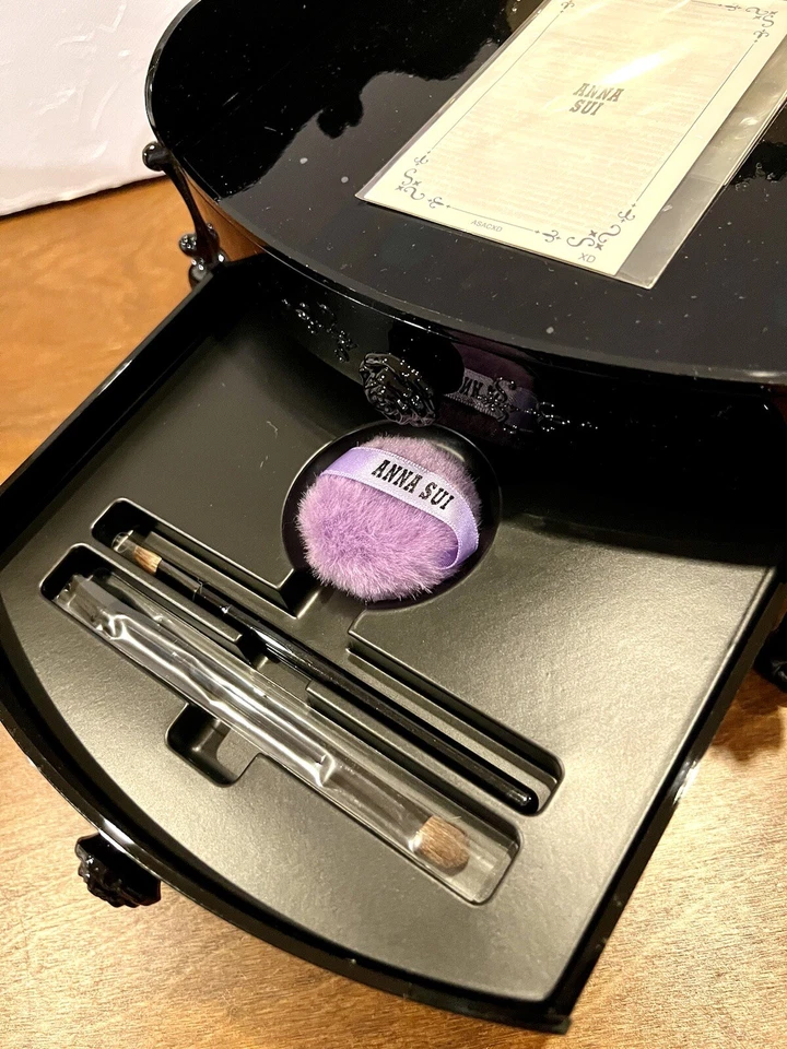 Anna Sui Makeup Color Collection - Image 4 of 4