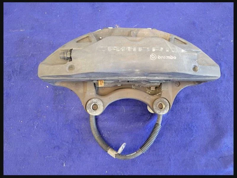 Chevrolet Camaro SS 2017-2020 pinza delantera izquierda freno J55  Foto 2 de 4