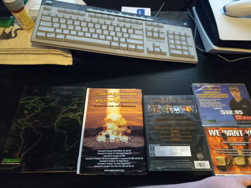 Command and Conquer The First Decade PC-Gehäuse, Handbuch DISCS CD KEY BONUS UNBEDINGT ANSEHEN - Bild 2 von 4