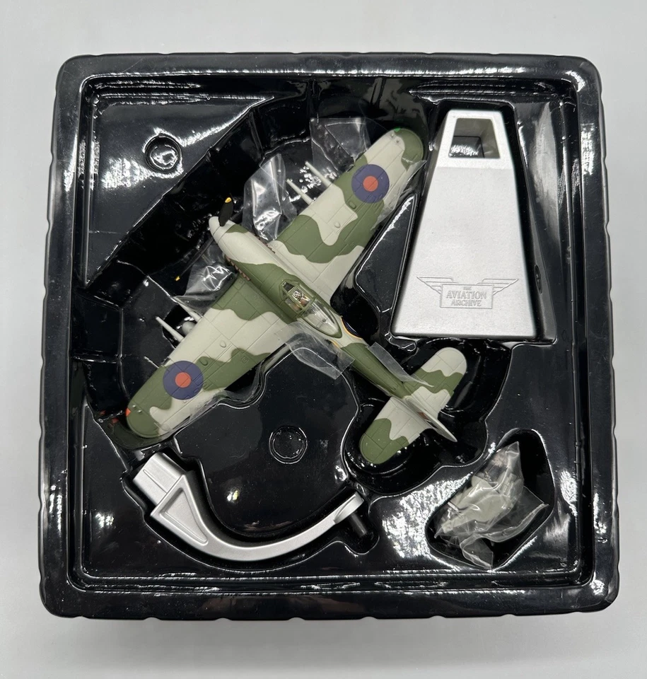 Corgi 1/72 Scale AA36505 Hawker Typhoon NF Mk.IB RAE Nov 1942 Mar 1943 Airplane - Image 2 of 4