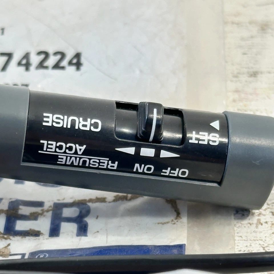 Nueva palanca de sistema de control de crucero original GM 25074224 para Buick Skylark 1988 OEM Foto 2 de 4