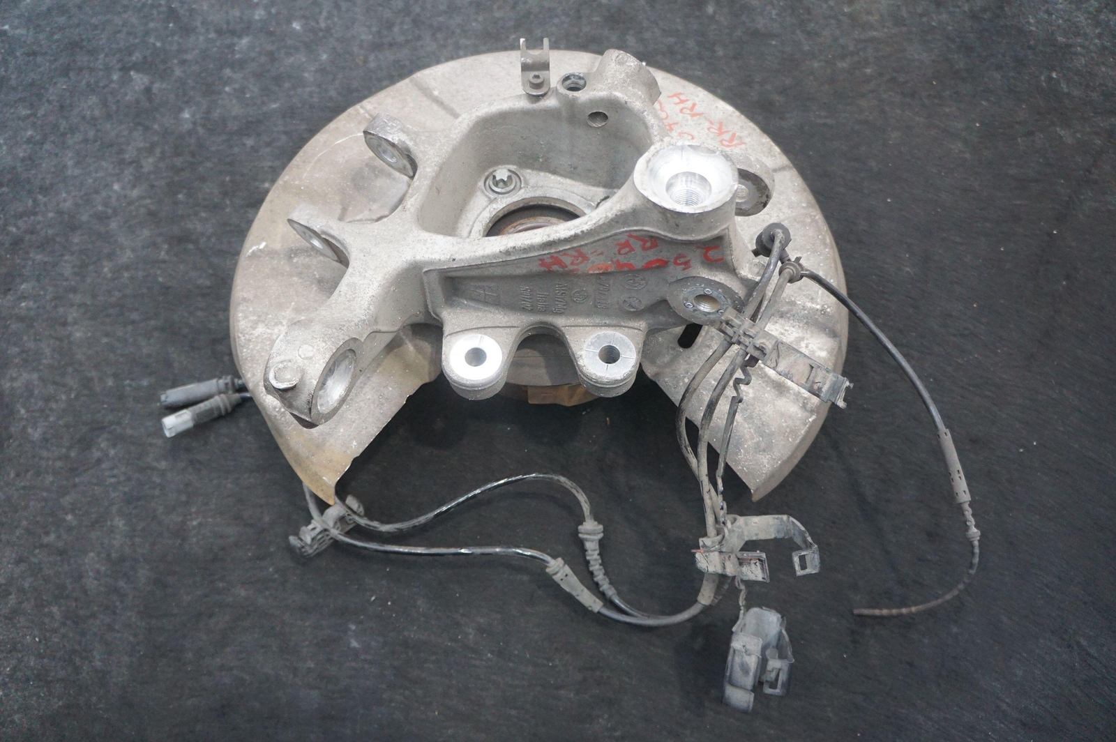Rear Right Spindle Knuckle Hub OEM 33326796498 Rolls Royce Ghost Series I 09-14