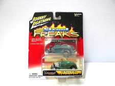 Johnny Lightning- Street Freaks- '32 Ford Hi Boy-----JL2