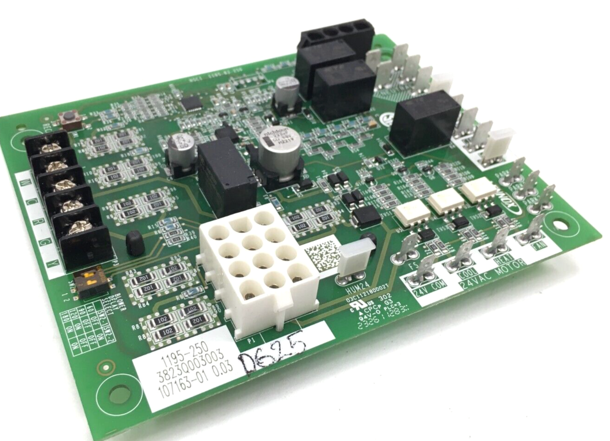 Lennox 1195-250 Furnace Control Circuit Board 107163-01 used #D625