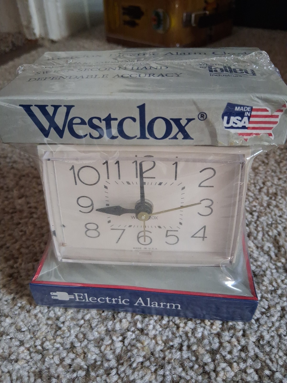 NEW IN BOX Westclox Elextric Alarm Clock Antique White Model 22189 BOLD photo NEW IN BOX Westclox Elextric Alarm Clock Antique White Model 22189 BOLD featured image