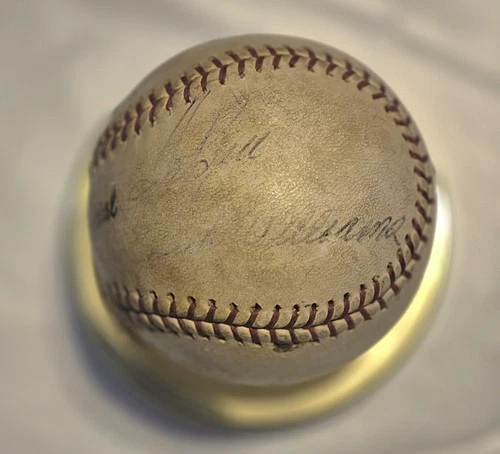 TED WILLIAMS Signed Autographed Vintage Official League Baseball