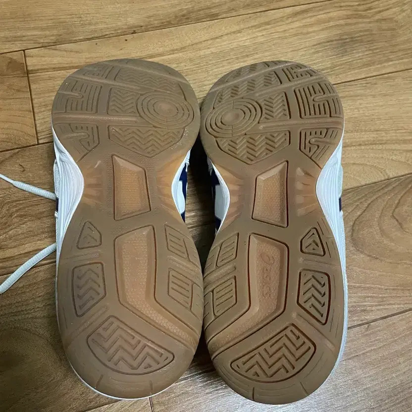 Asics Revere CF Volleyball Shoes - Lightly Used thumbnail 3