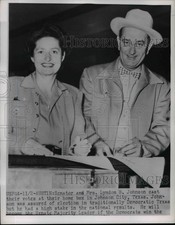 1954 Press Photo Lyndon B. Johnson & Lady Bird Voting in Johnson City, Texas