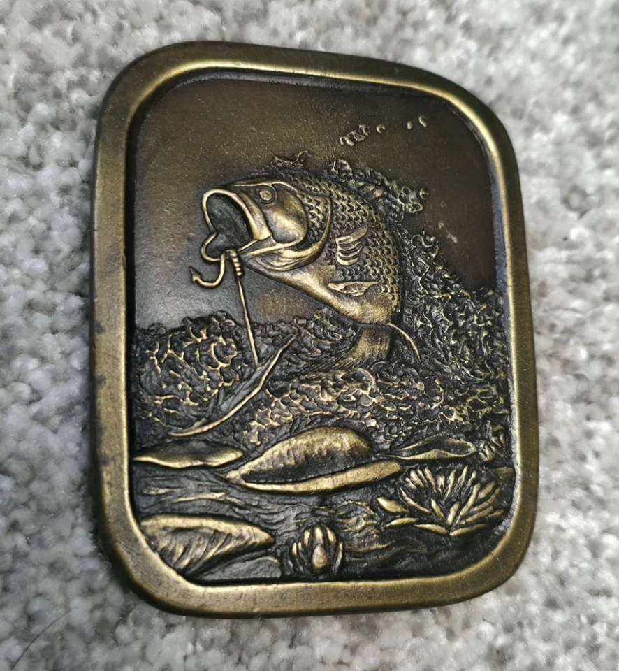 Cinturón vintage de latón con hebilla Indiana 1976 metal artesanal bajo pez rústico regalos para papá Foto 4 de 4
