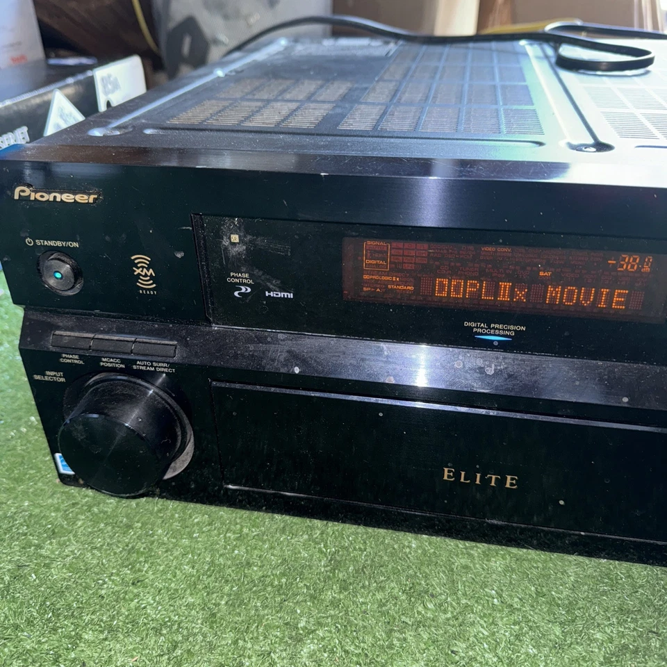 Pioneer Elite VSX-82TXS  7.1 Channel THX AV Receiver - Image 2 of 4