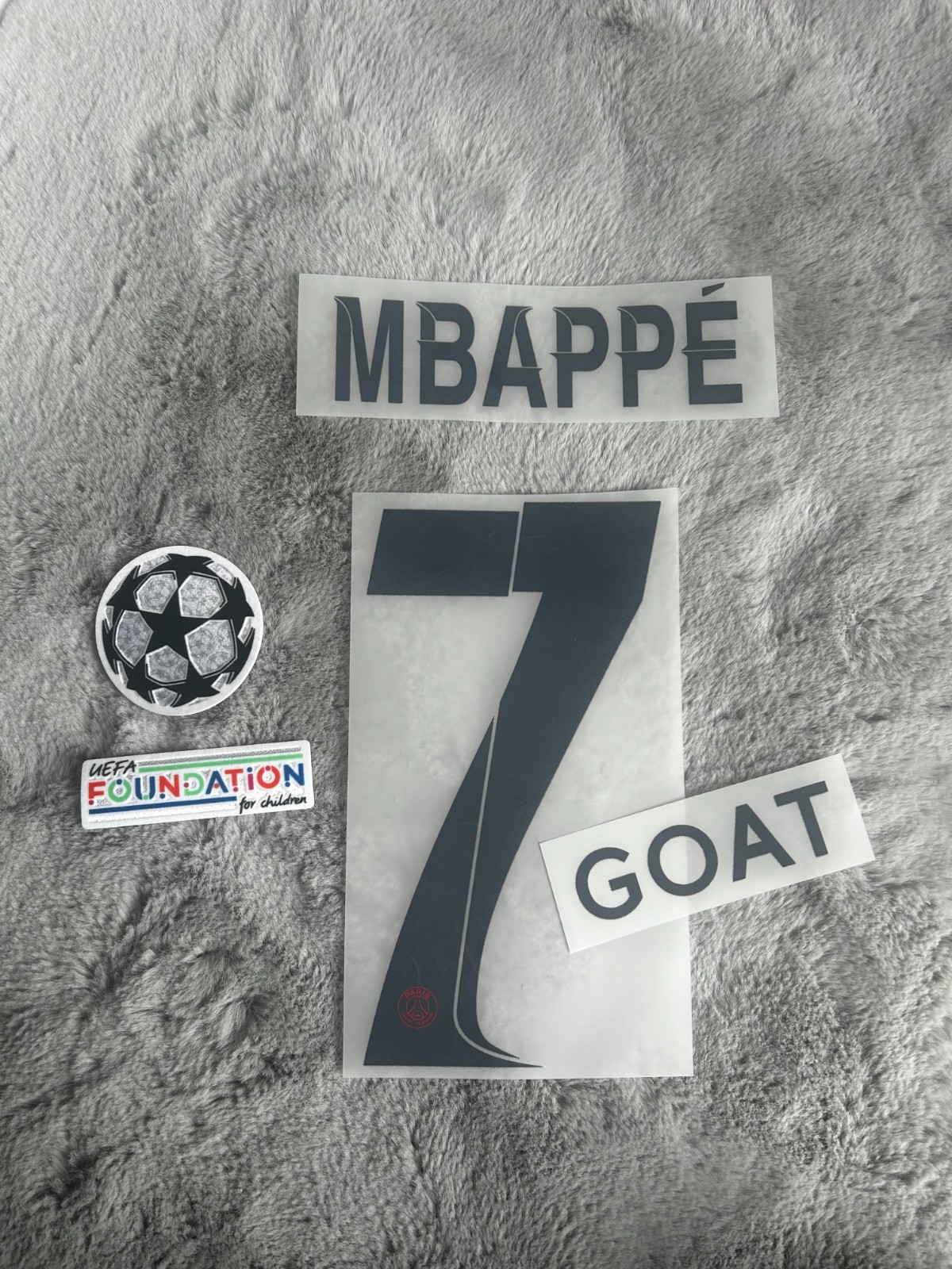 Flocage MBAPPE #7 PSG Away de qualité premium avec patchs UEFA Starball et GOAT thermocollants