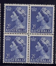 AUSTRALIAN PRE DECIMAL - 1954 - 60 QUEEN ELIZABETH II BLUE 2½d BLOCK OF 4 MNH
