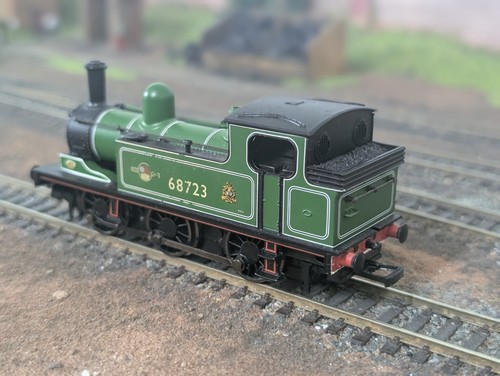 Bachmann 31-056-68723 Class J72 0-6-0T 68723 in BR lined green with late crest - Picture 5 of 6