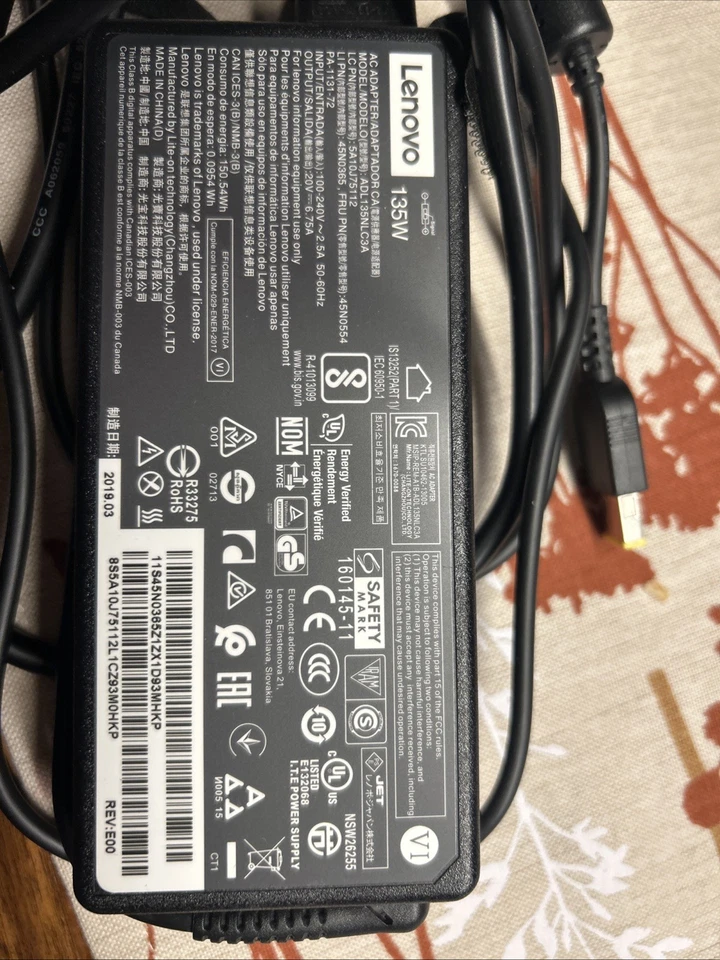 Lenovo Thunderbolt 3 Notebook-Dockingstation - Schwarz (40AN0135EU) - Bild 3 von 4