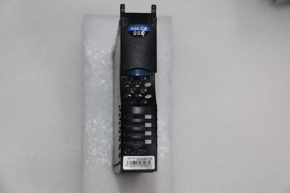 Compatible EMC CX-FC04-400 005049129 005048999 400G SSD 3.5" FC CX4 Hard Drive - Image 3 of 3