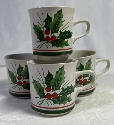 Set of 4 Anchor Hocking Mugs Homecoming Christmas Holly Berry Leaves VTG
