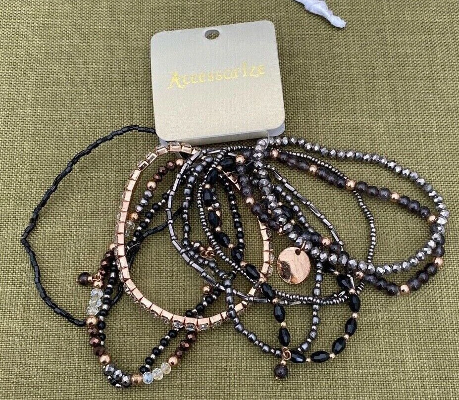 10 Armbandset mit Perlen und Anhängern von Accessorize Neu - Bild 4 von 4