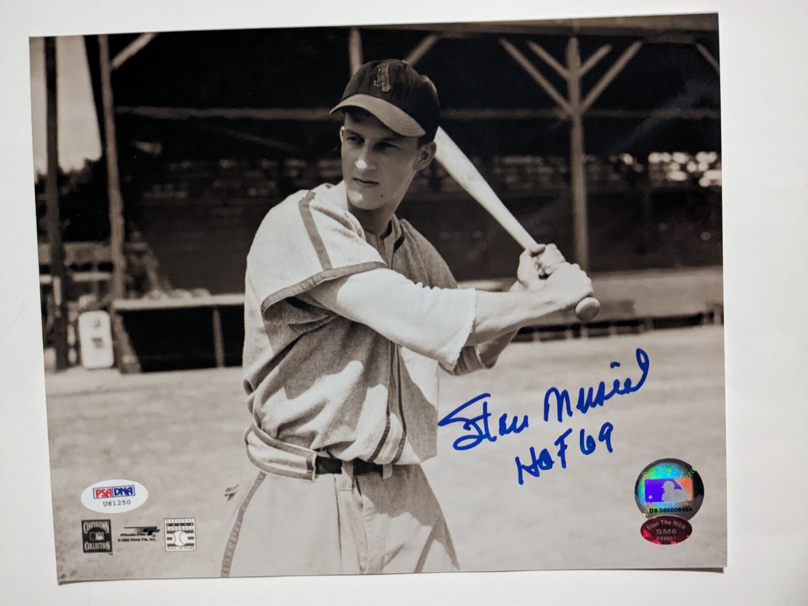 Stan MUSIAL Signed 8x10 PHOTO HOF 69 Cardinals "Stan The Man" PSA /DNA COA 250