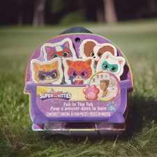 Super kitties fun in the tub